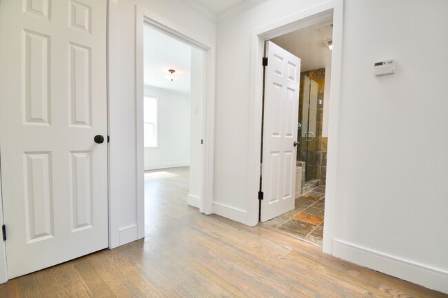 Building Photo - Stunning 3 BR | 2 BA in Noe Valley - Must ...