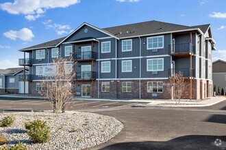 Building Photo - Modern Living in the Heart of Lynden –8889...