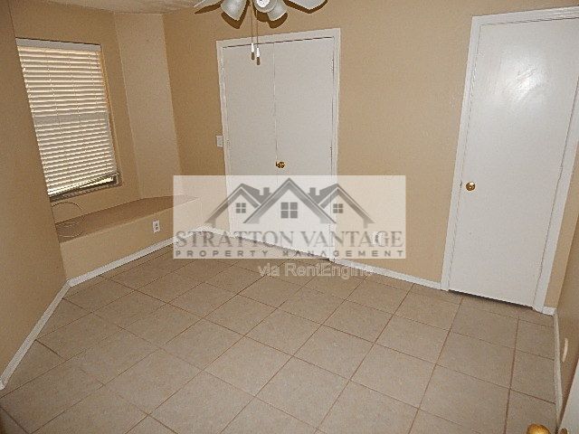 Building Photo - 7182 W Stella Ave