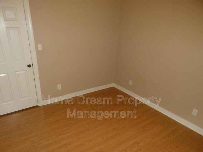 Building Photo - 10451 Edgehill Ln