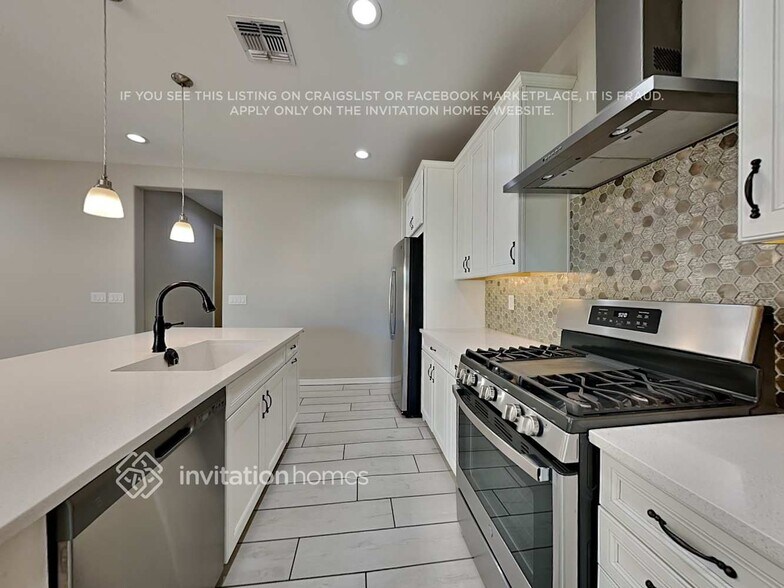 Building Photo - 19615 W Montecito Ave