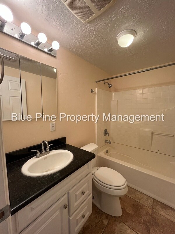 Building Photo - 3425 Owen St
