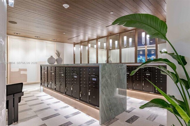 Building Photo - 3900 Alton Rd