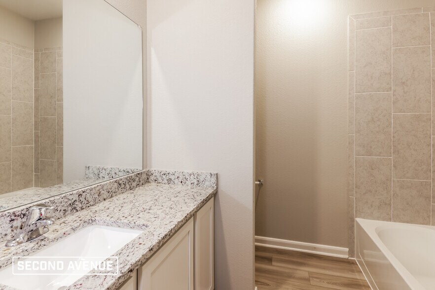 Building Photo - 2020 Jeanine Dr