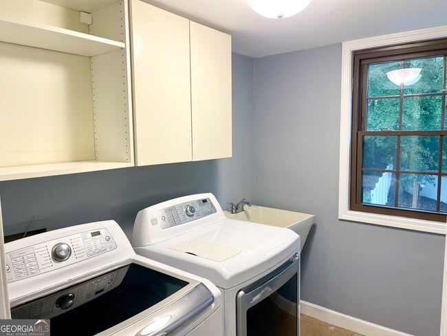 Building Photo - 4059 Charleston Ct SE