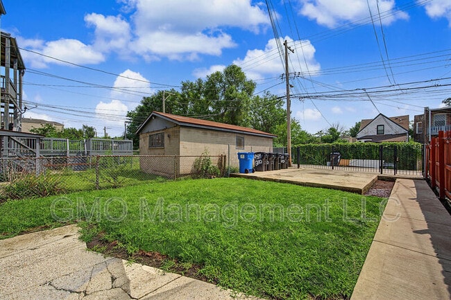 Building Photo - 4341 W Gladys Ave