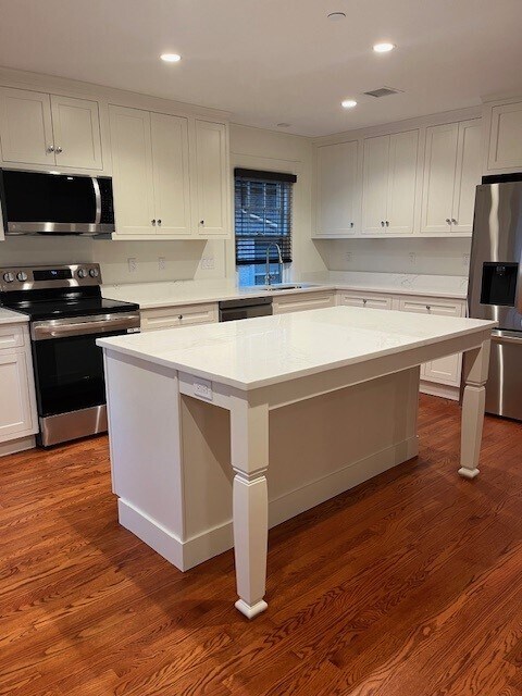 Kitchen Alt View - 555 W 6th St