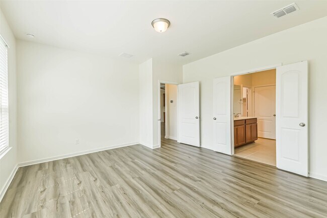 Building Photo - 9115 Brixham Dr