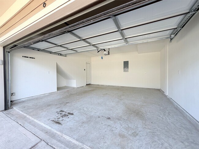 Building Photo - 16575 Oasis Glade Dr