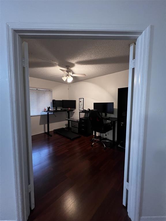 Building Photo - 202 Riverbend Dr