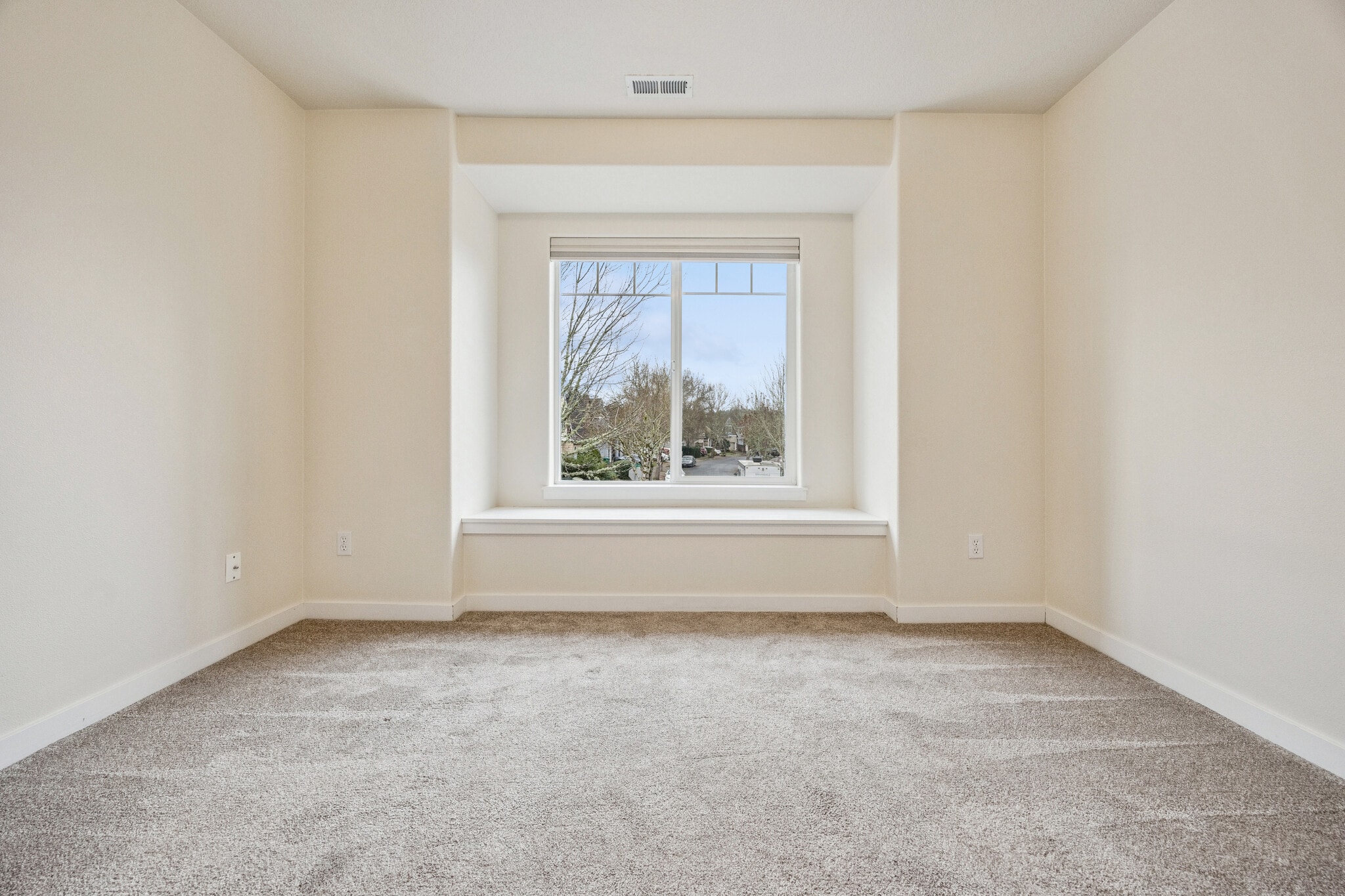 front bedroom - 325 NW 209th Ave
