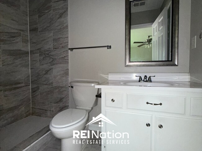 Building Photo - Move-In Ready 3BR Home in 38128 - Hardwood Floors, Attached Garage & Private Yard