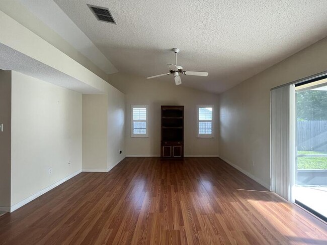 Building Photo - 10448 Water Hyacinth Dr