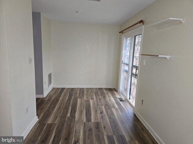 Building Photo - 5211 Stoney Meadows Dr