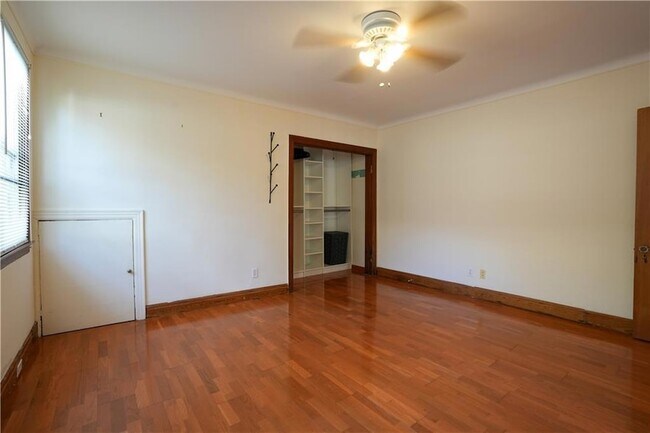 Building Photo - 4222 Vincennes Pl