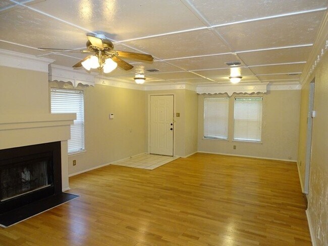Building Photo - 6859 Flaming Ridge Dr