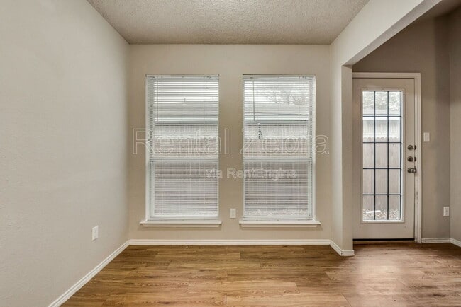 Building Photo - 2500 Stagecoach St