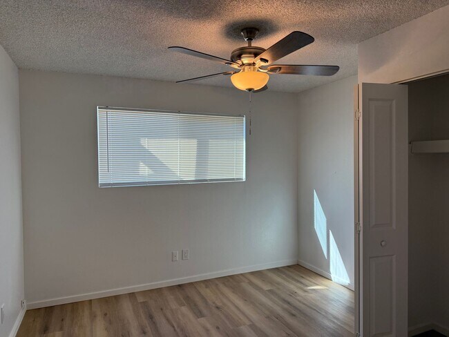 Building Photo - 5-Bedroom Home In Tempe