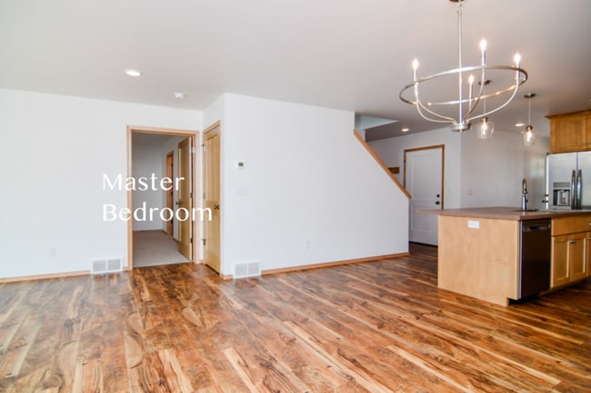 Building Photo - 2220 Blue Stem Ln