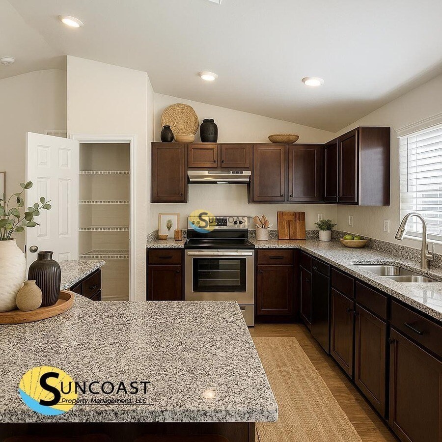 Building Photo - 20241 Peachland Blvd