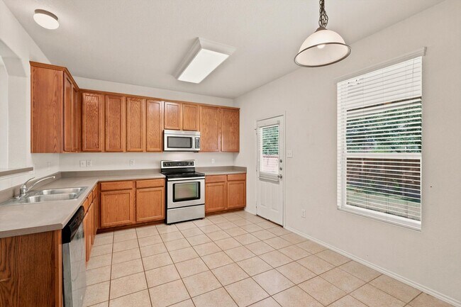 Building Photo - New LVP Flooring & Large Backyard in Schertz