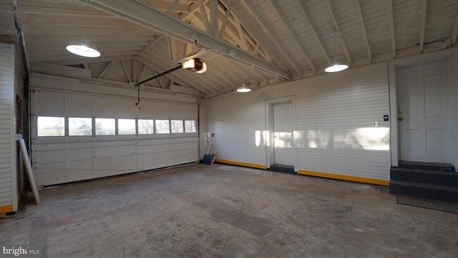 Building Photo - 53 Iron Bridge Rd