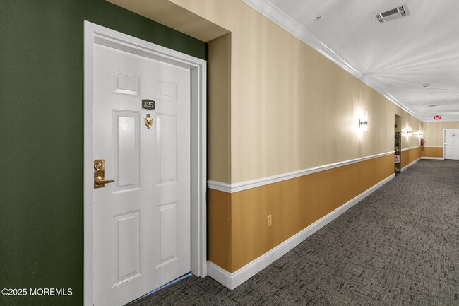 Building Photo - 325 Regency Pl