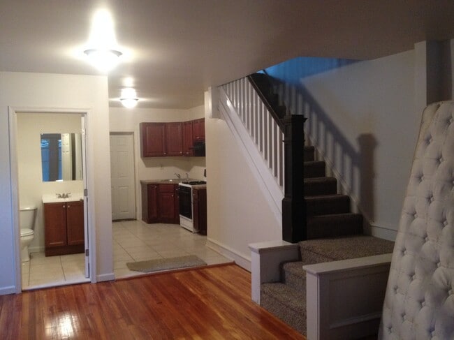 Building Photo - 1414 Siegel St