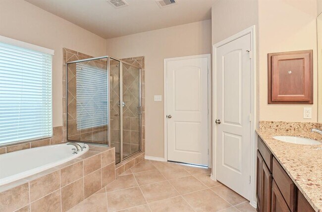 Building Photo - 11535 Elizabeth Brook Dr