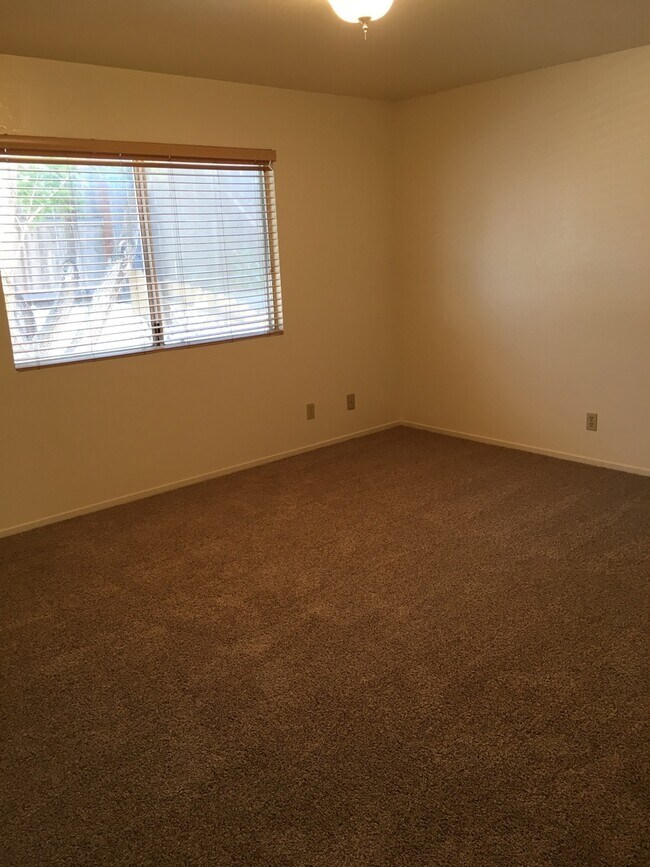 Building Photo - 1961 Moss Beach Ct