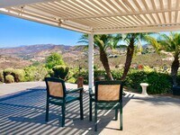 Building Photo - Beautiful Custom Home in Fallbrook, just m...