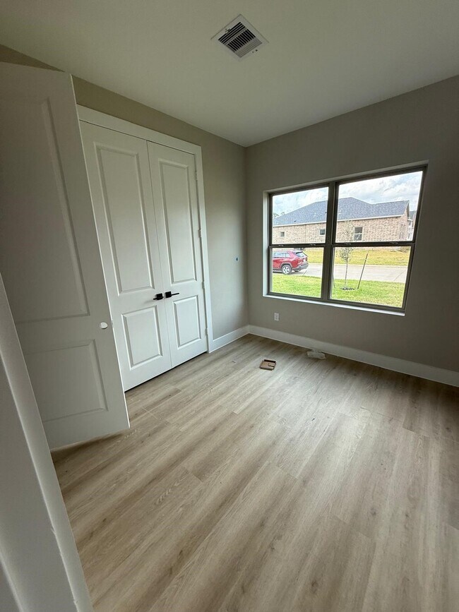 Building Photo - 20007 Venetto St