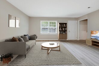 Building Photo - Cameron