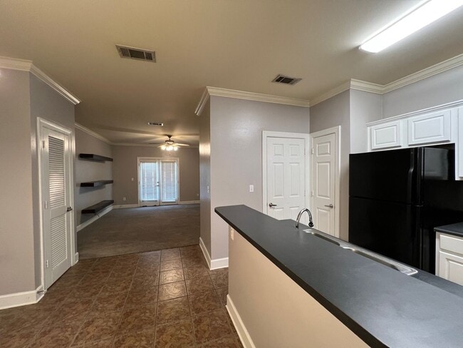 Building Photo - 153 Aspen Square