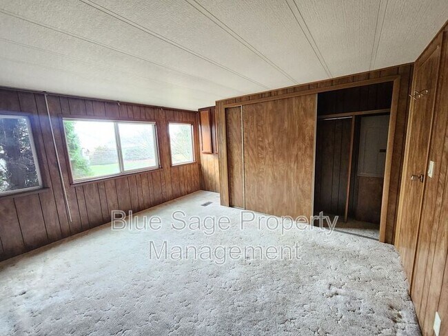 Building Photo - 241 Evans Rd