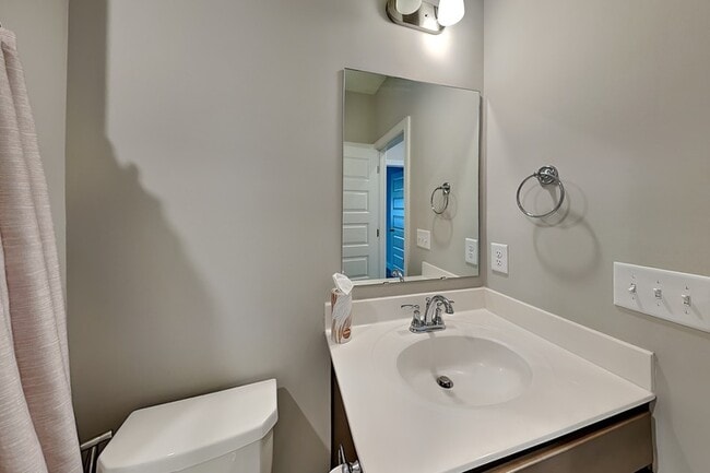 Building Photo - 1121 Camellia Ridge Dr