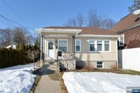 Building Photo - 117 Lake St