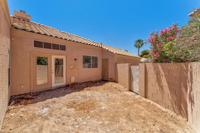 Building Photo - Single Story 3 bedroom and 2 bath home.