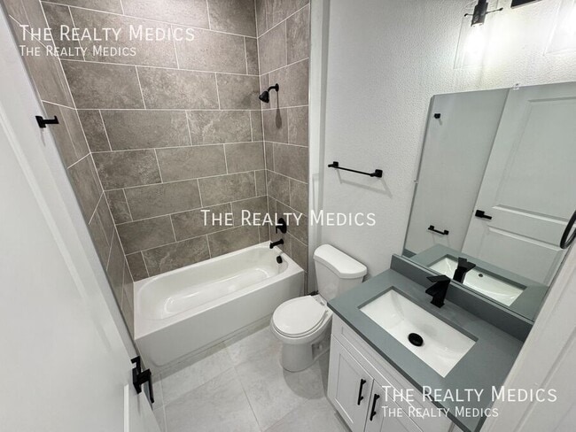 Building Photo - 2226 Rock Dr