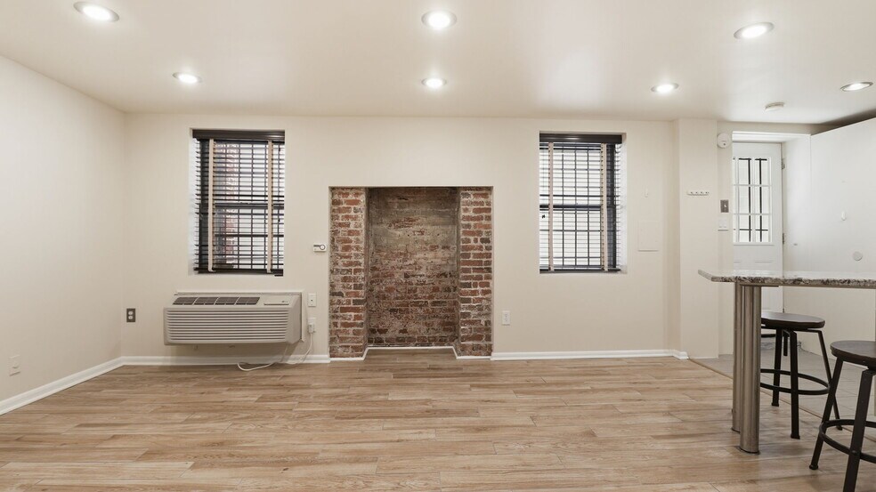 Building Photo - 1450 Harvard St NW