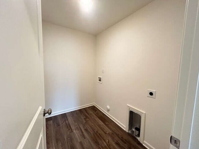 Building Photo - 724 Ironwood Ct