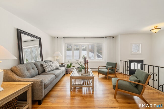 Building Photo - 16 Cushing Dr