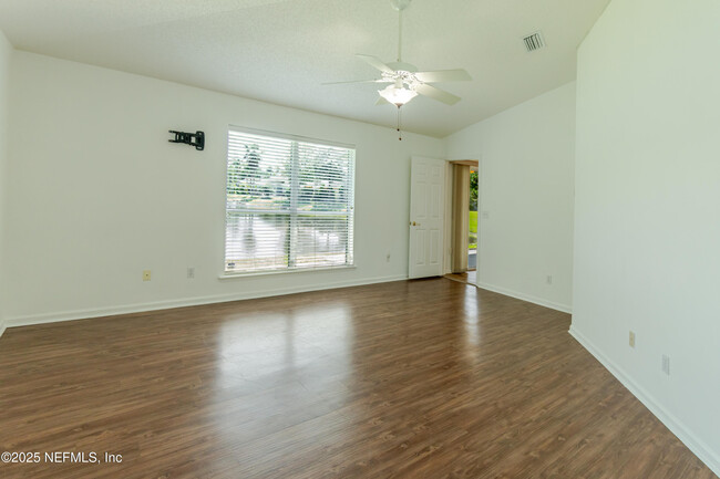 Building Photo - 1623 Sandy Springs Dr