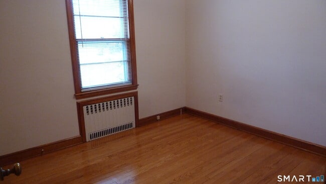 Building Photo - 223 Eno Ave