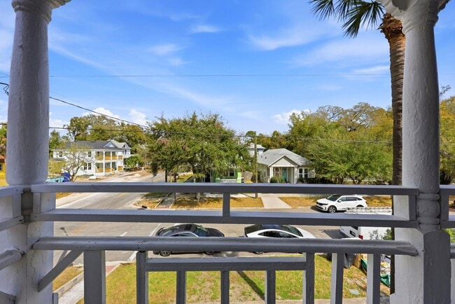 Building Photo - 300 E 3rd St