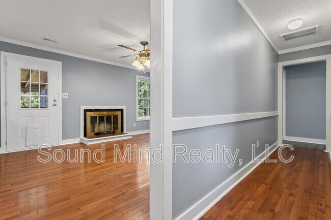 Building Photo - 417 Foxhall Dr