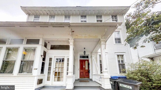Building Photo - 112 Garden St