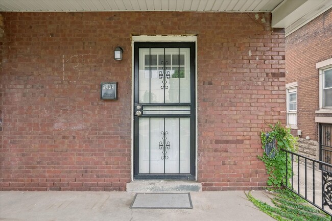 Building Photo - $1625 Fully remodeled, spacious 4 bedroom ...
