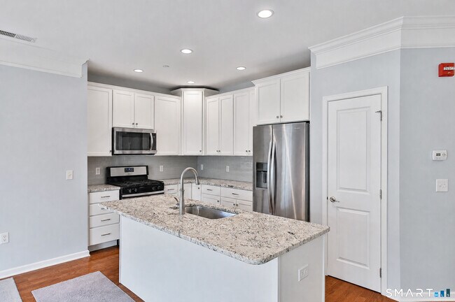 Building Photo - 922 Old Pasture Dr