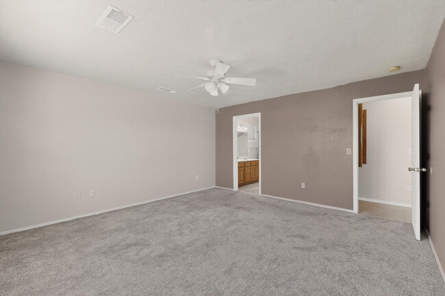 Building Photo - 16 Sheba Pl